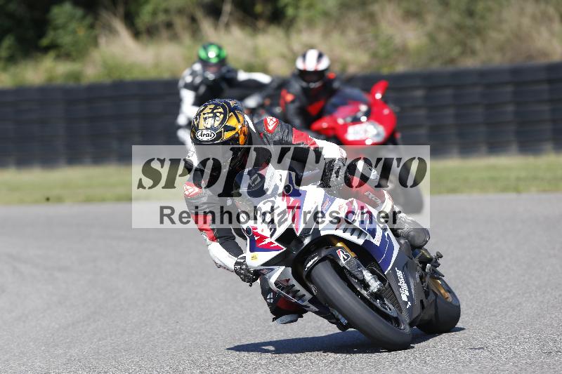 /Archiv-2025/49 26.08.2025 Cornu Master School ADR/rot-rouge/32